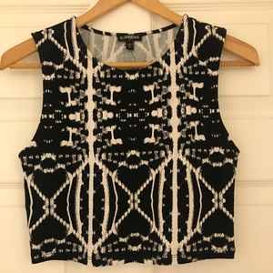 EXPRESS Black & White Print Crop Top